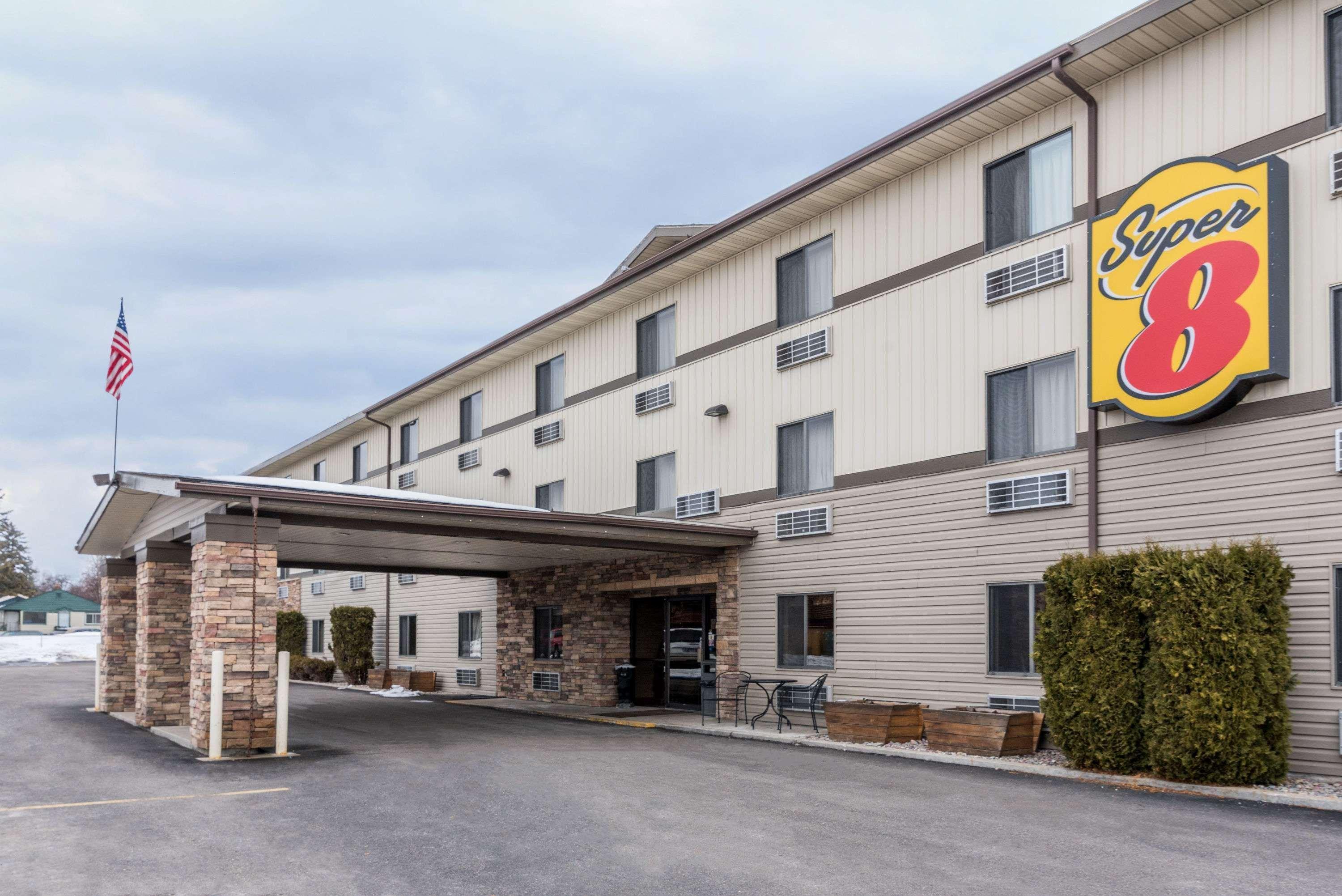 Super 8 By Wyndham Kalispell Glacier National Park Hotel Bagian luar foto